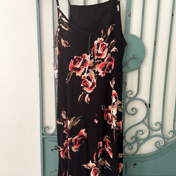 NWT Kendall and Kylie Floral Dress - Picture 3 of 5